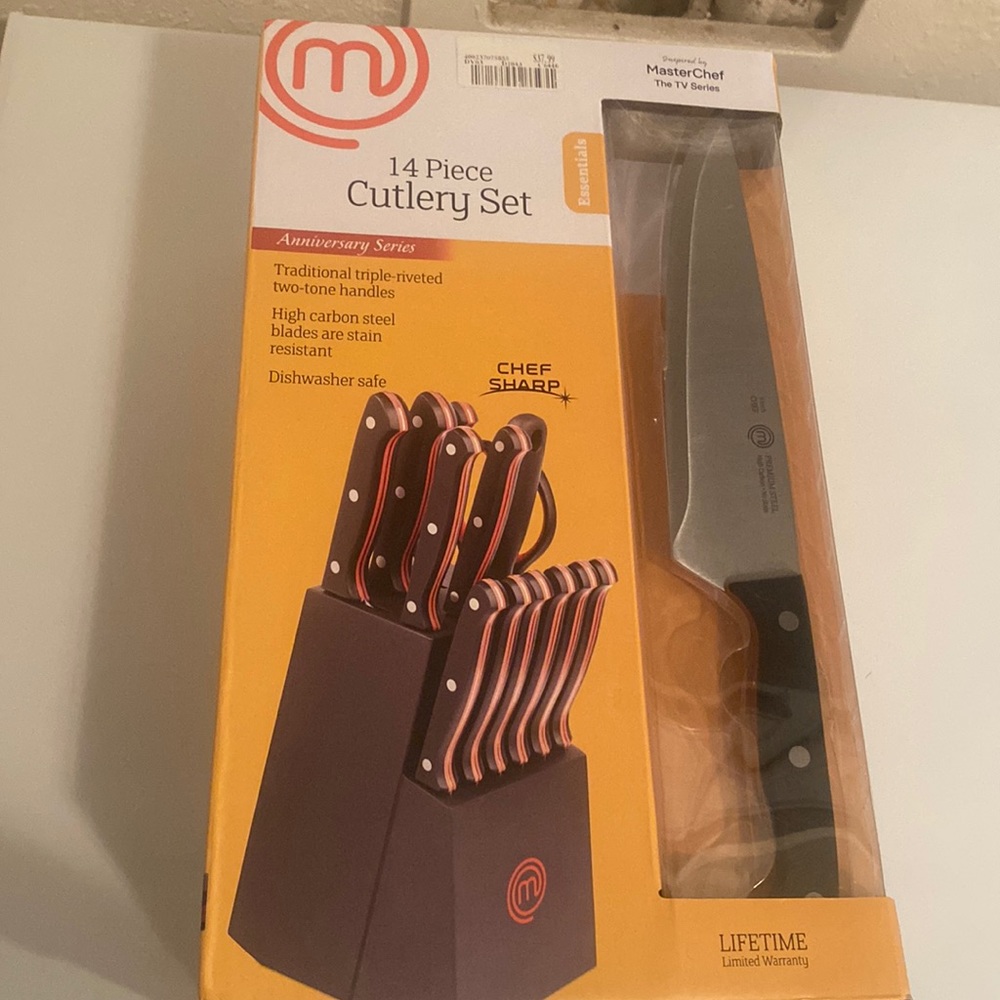 this is a 14 piece cutlery set knife